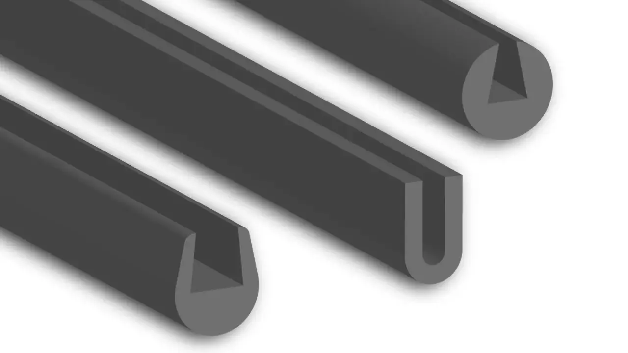 Trois profilés gris en forme de U, un joint en u souple, montrés en perspective sur fond blanc.