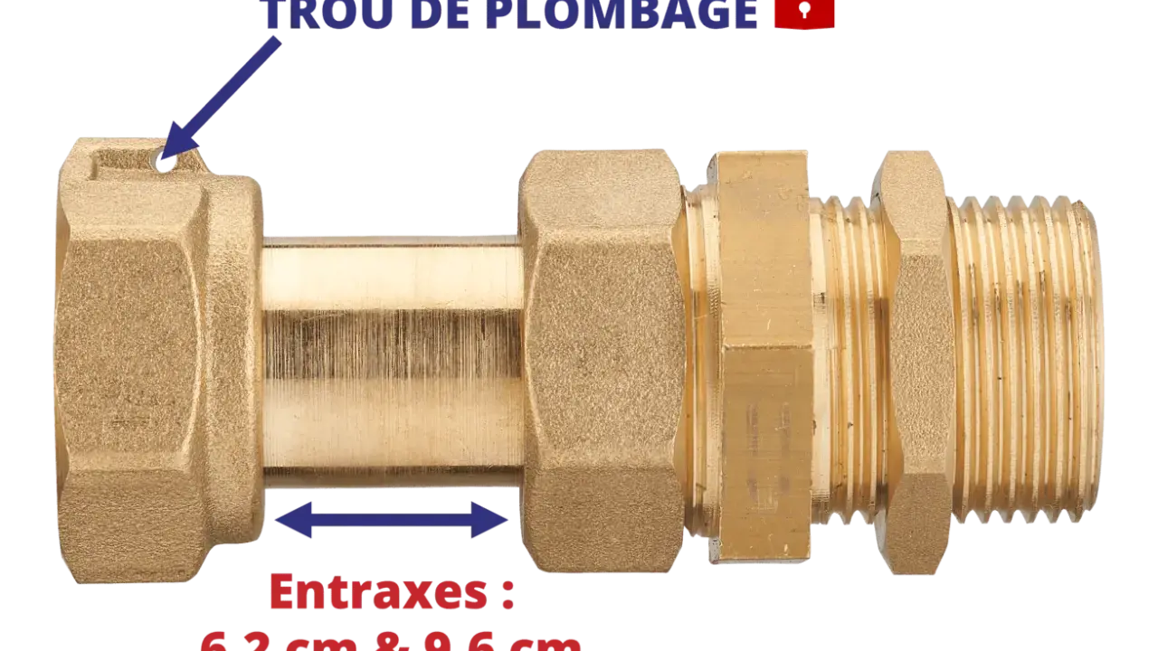 Pièce de plomberie en laiton, un raccord sphérique avec un trou de plombage et des indications d'entraxes.