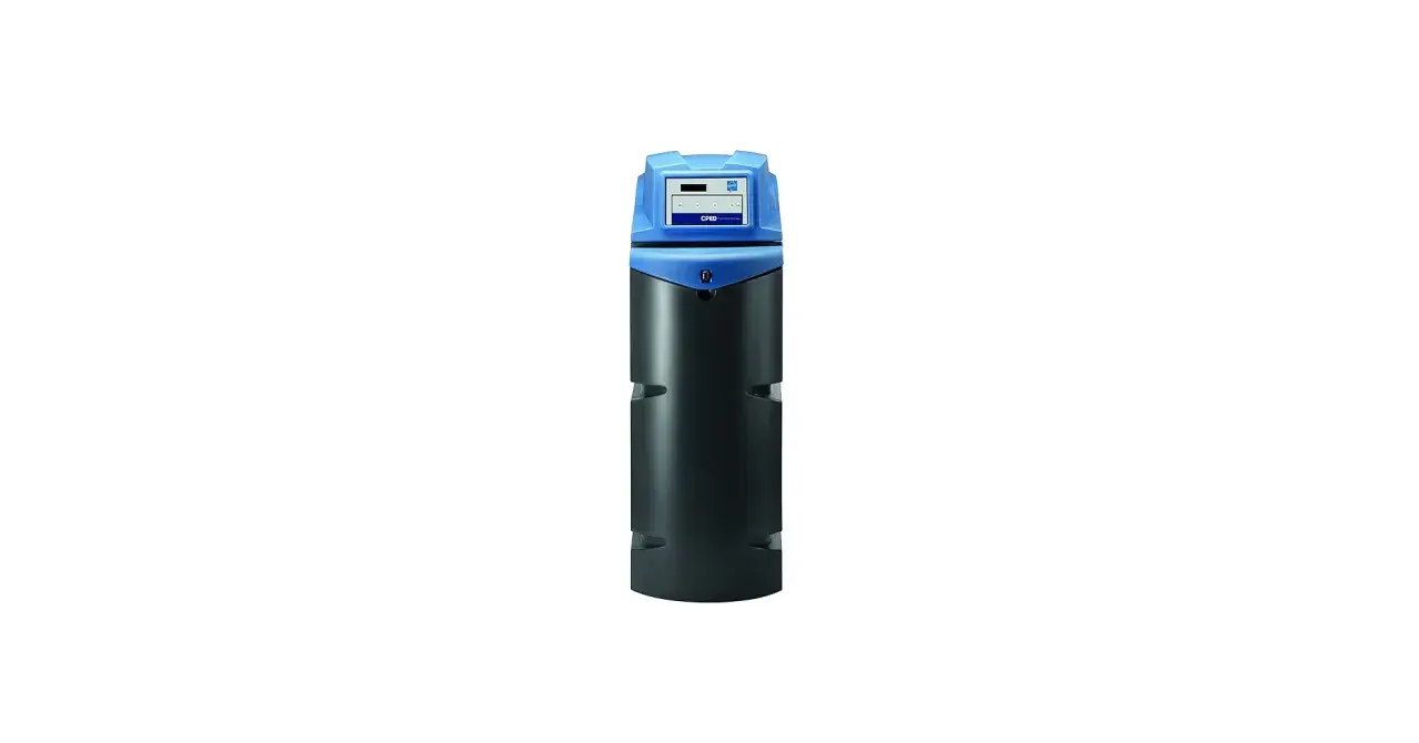 Adoucisseur d'eau CPED, un appareil moderne pour l'entretien de votre eau. Son design bicolore noir et bleu est élégant.