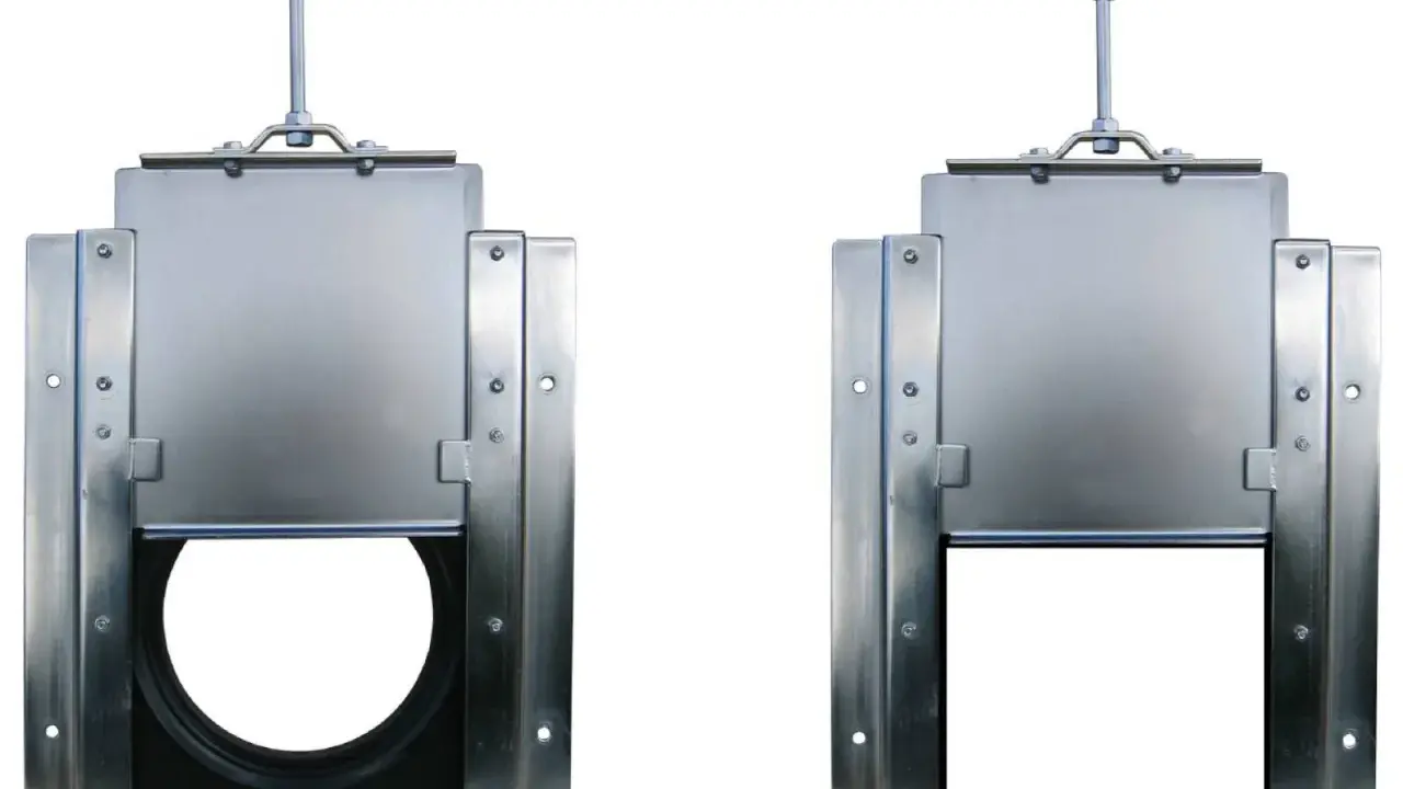 Deux vannes murales guillotine en métal, l'une avec une ouverture ronde, l'autre avec une ouverture rectangulaire.