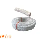 Un rouleau de tuyau accordéon PVC blanc, idéal pour vos installations. Un morceau est présenté séparément.