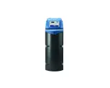 Adoucisseur d'eau CPED, un appareil moderne pour l'entretien de votre eau. Son design bicolore noir et bleu est élégant.