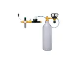 Système d'adoucisseur d'eau CO2 avec bouteille, manomètres et régulateur.