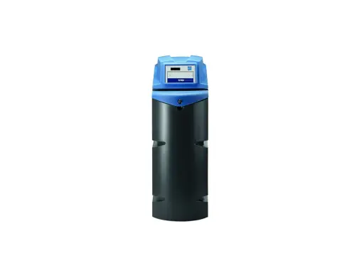 Adoucisseur d'eau CPED, un appareil moderne pour l'entretien de votre eau. Son design bicolore noir et bleu est élégant.