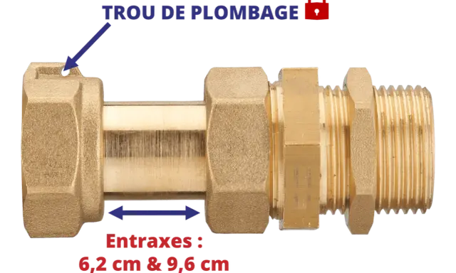 Pièce de plomberie en laiton, un raccord sphérique avec un trou de plombage et des indications d'entraxes.
