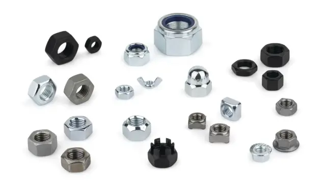 Assortiment d'écrous variés, dont une **rondelle papillon** et des écrous hexagonaux, carrés et borgnes, en métal et en plastique noir.